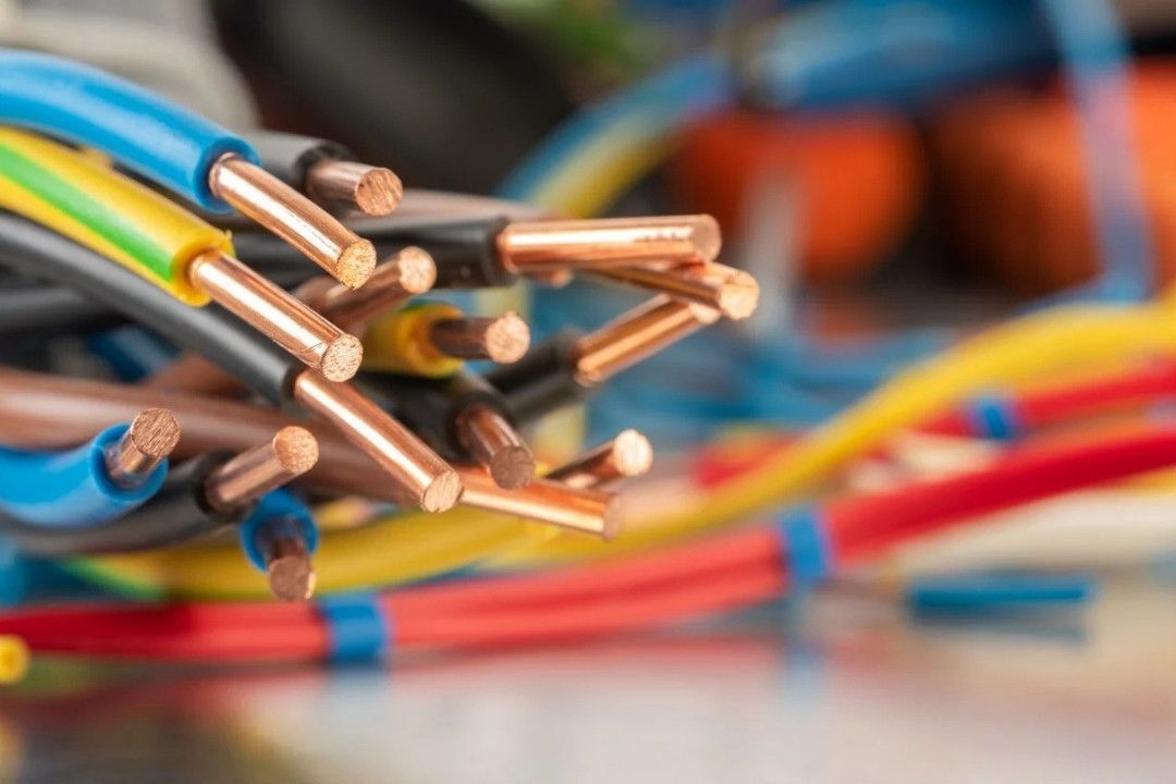 Copper cable with various coloured casing